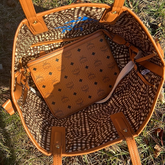 MCM Michael Cromer Munich Reversible Tote - Picture 2 of 13